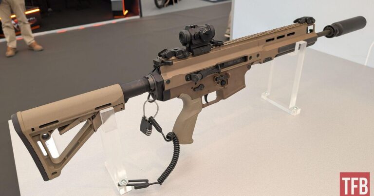 FN ARKA 5.56x45mm service rifle with M-LOK handguard at DVD 2026