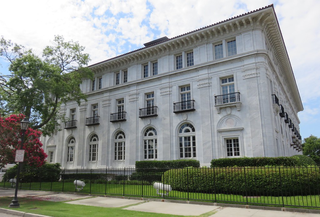 Exterior view of a federal courthouse where legal proceedings take place
