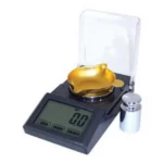 Lyman Micro-Touch 1500 electronic scale with digital display, gold pan, cover and weight