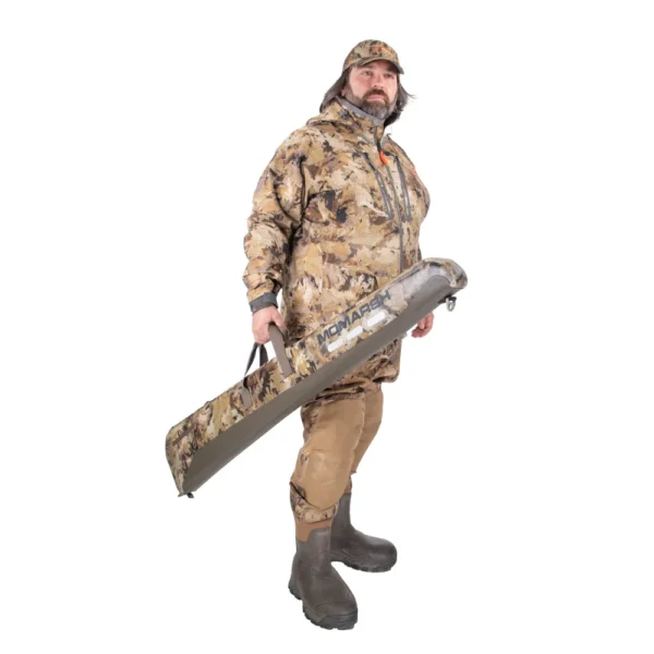Higdon Mobile 54-inch Welded Floating Gun Case, camouflage case carried by a hunter