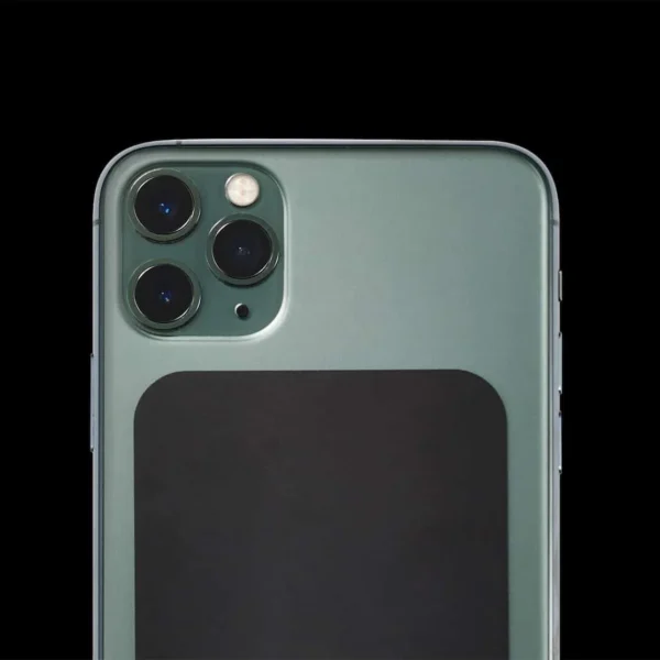 MAGVIEW PHONE PLATE 3PK black rectangular plate attached to the back of a green smartphone